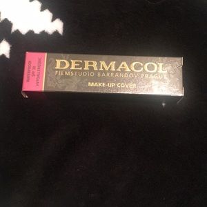Dermacol make-up shade :221